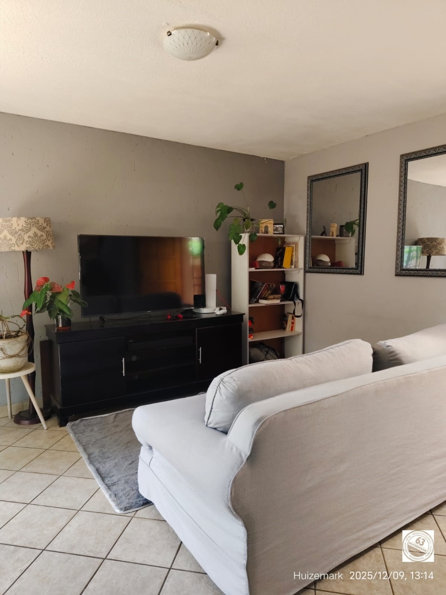 To Let 2 Bedroom Property for Rent in Vaalpark Free State